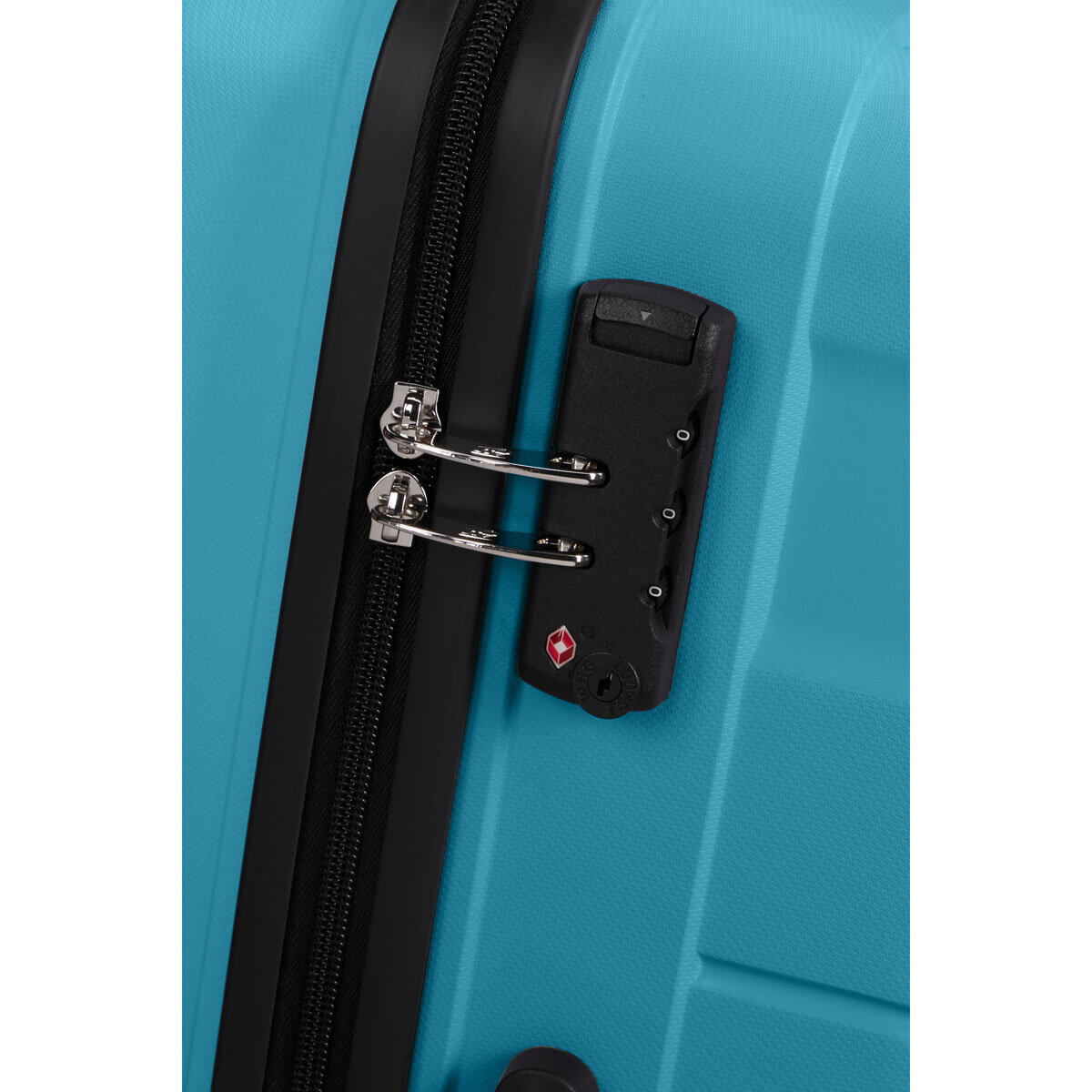 American Tourister Jet Driver 77cm Large Hardside Spinner Case in Light Blue