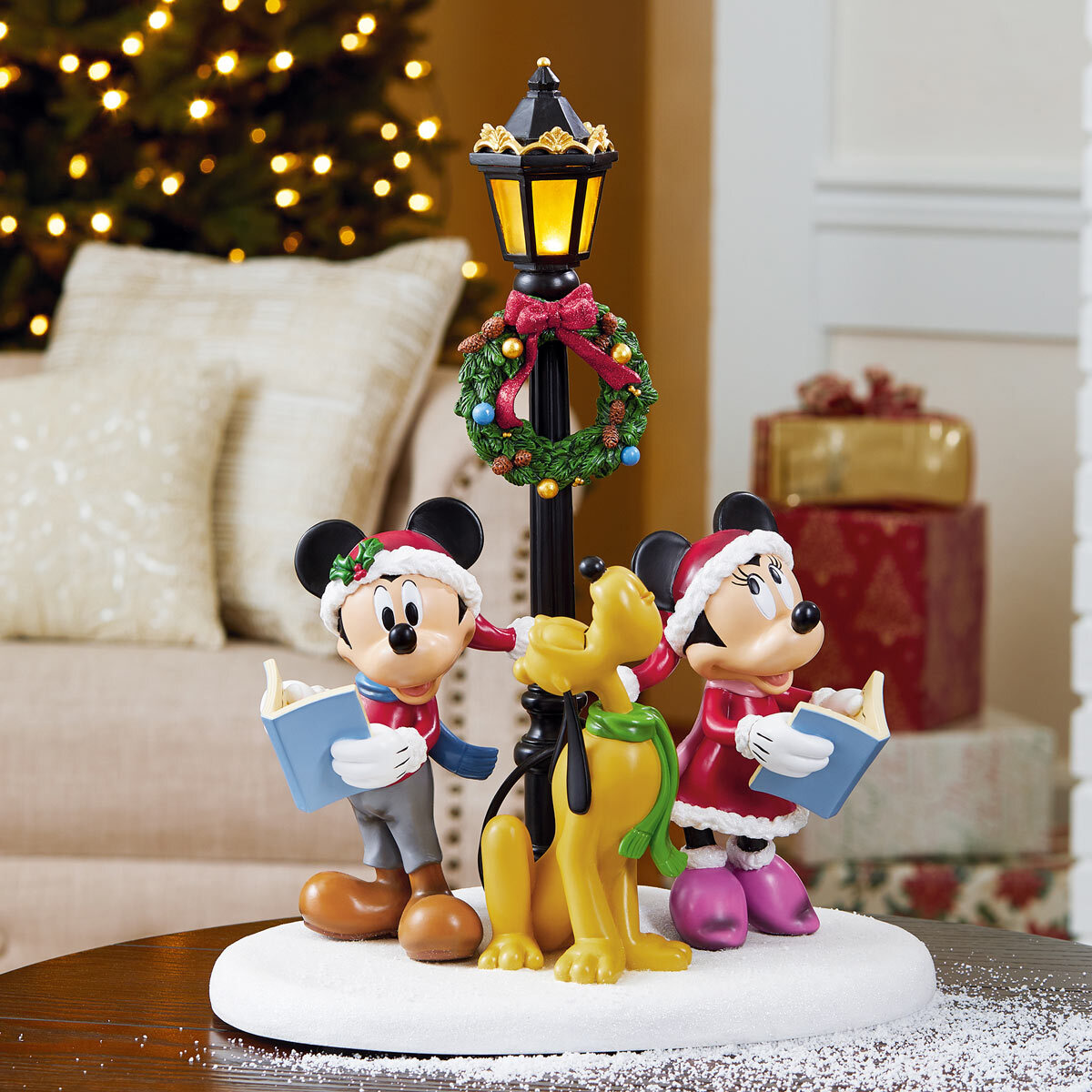 Điểm qua disney decorations for christmas đáng yêu và ấm áp cho lễ ...