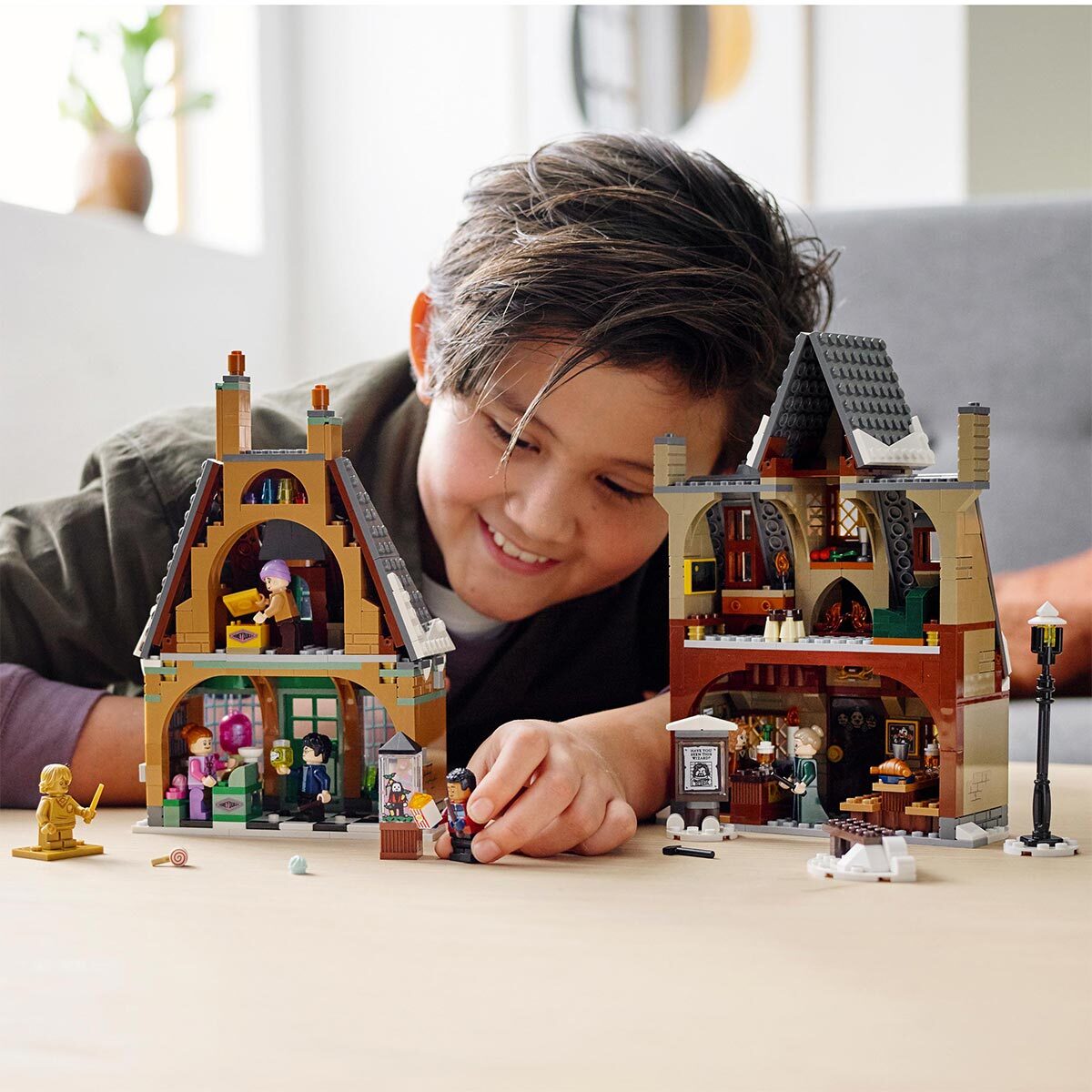 Buy LEGO Harry Potter Hogsmeade Village Visit Lifestyle Image at costco.co.uk