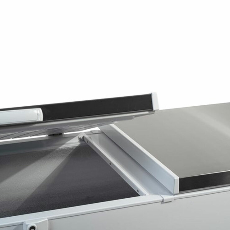 Contender FZC019 Commercial 655L Twin Lid Chest Freezer, D Rated in White