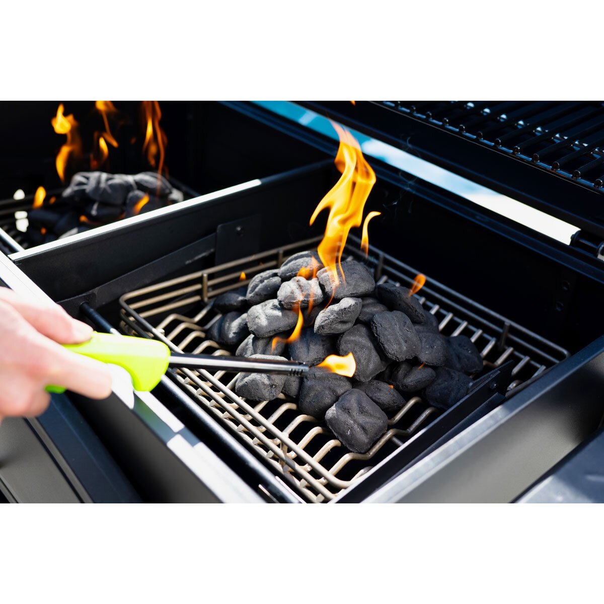 Duro 32" (81cm) Charcoal Barbecue Grill Wagon