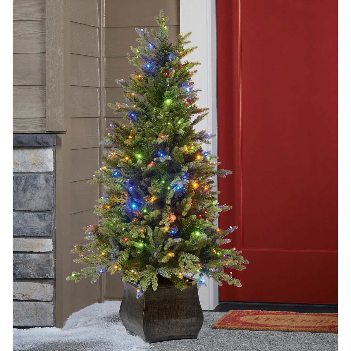 4ft 6 Inches Pre-Lit Potted Aspen Artificial Christmas Tree with 200 LED 1.3m