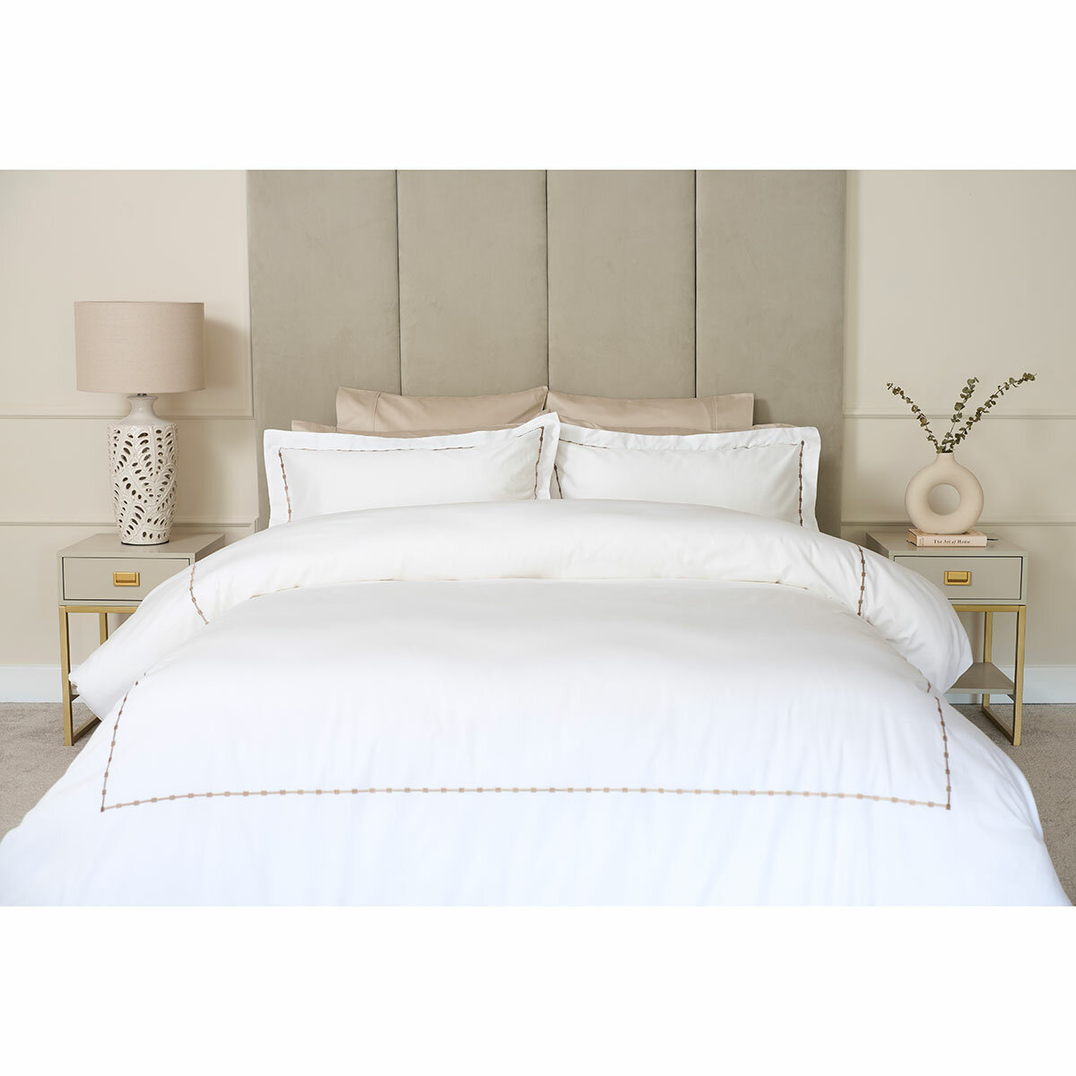 Belledorm Vivaan 300 Thread Count Cotton Sateen Bedding Set in 4 Sizes