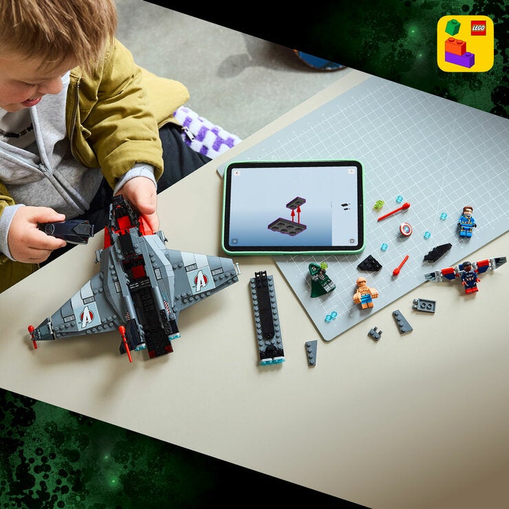 LEGO Super Heroes Avengers: Doomsday Quinjet - Model 76347 (9+ Years)