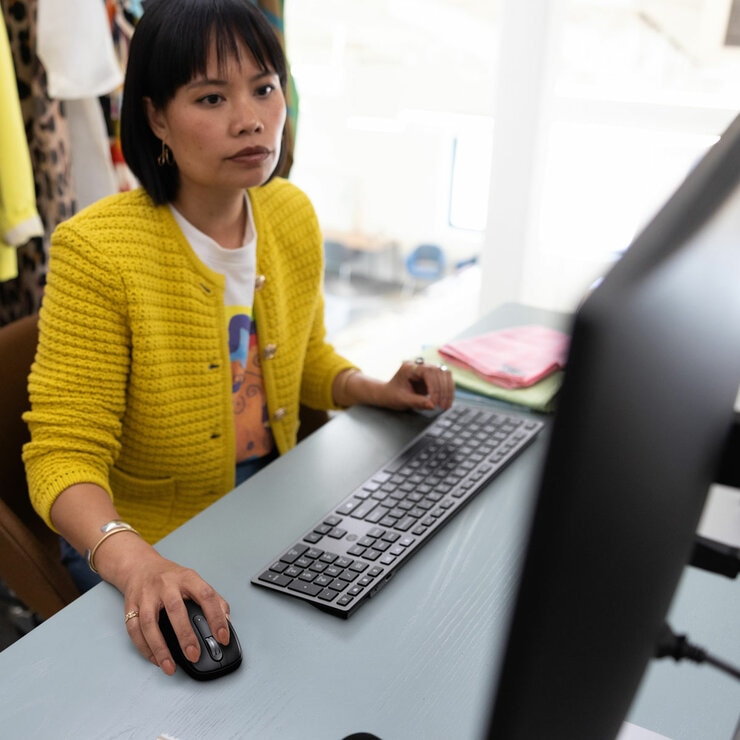 HP 720 Multi-Device Ultra-Fast Rechardgeable Wireless Keyboard and Mouse Combo