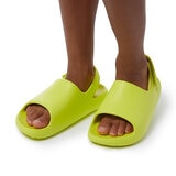 32 Degrees Kids Cushion Slide in Green - Size XL
