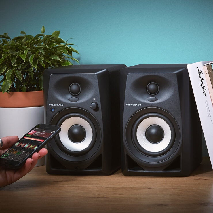 Speaker Lifestyle 1 Speaker Lifestyle 1