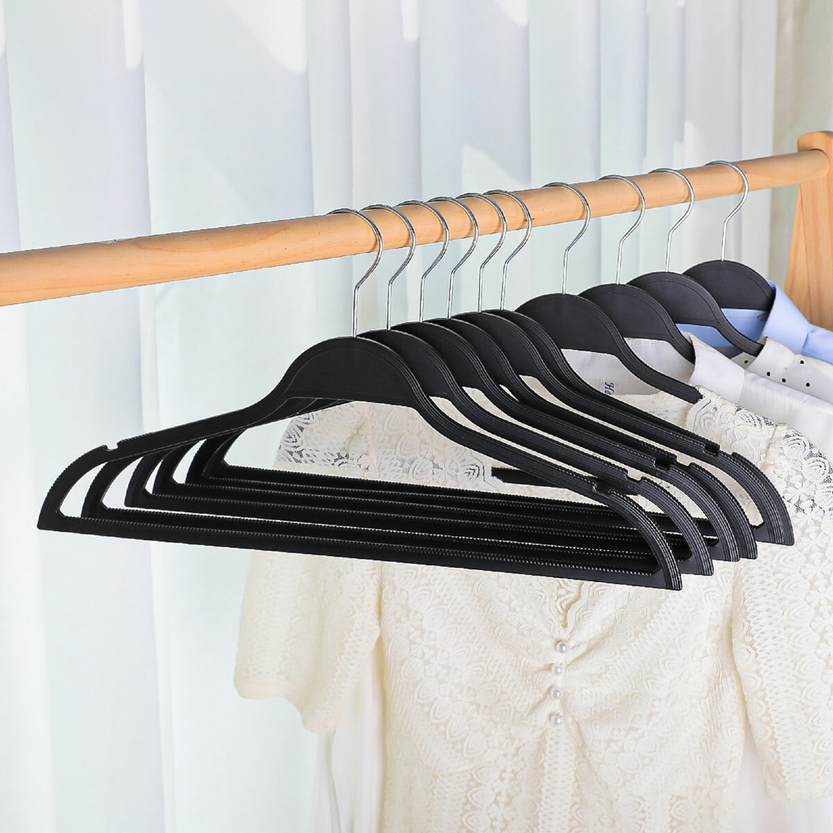 Rubberized Non-Slip Space Saving Hangers - 50 Pack
