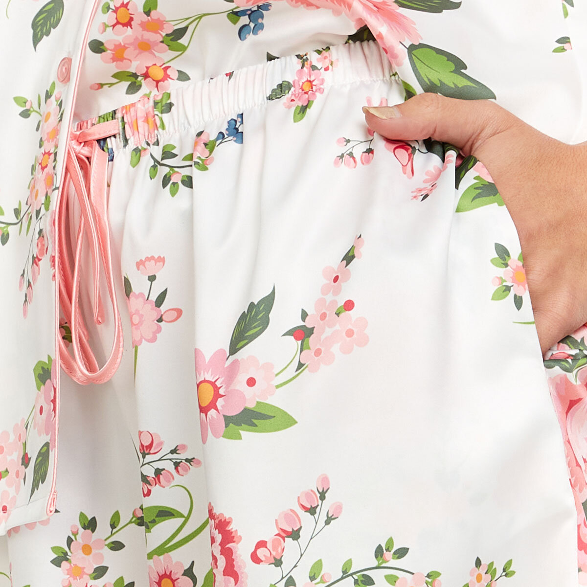 Flora Nikrooz Satin 2 PC Short Notch Pyjama Set in Cream