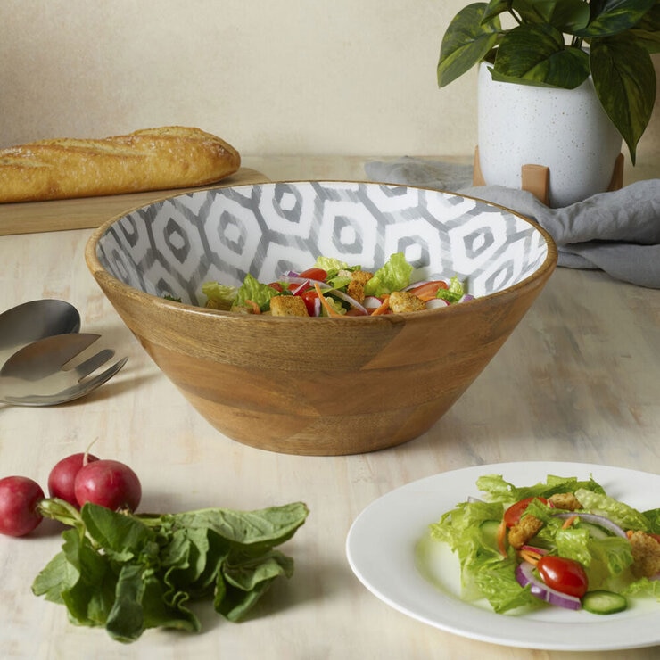 Lifestyle image of bowl Lifestyle image of bowl