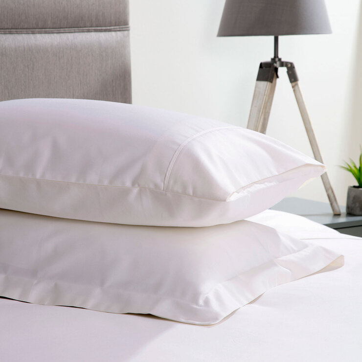 600 thread count pillowcases in white