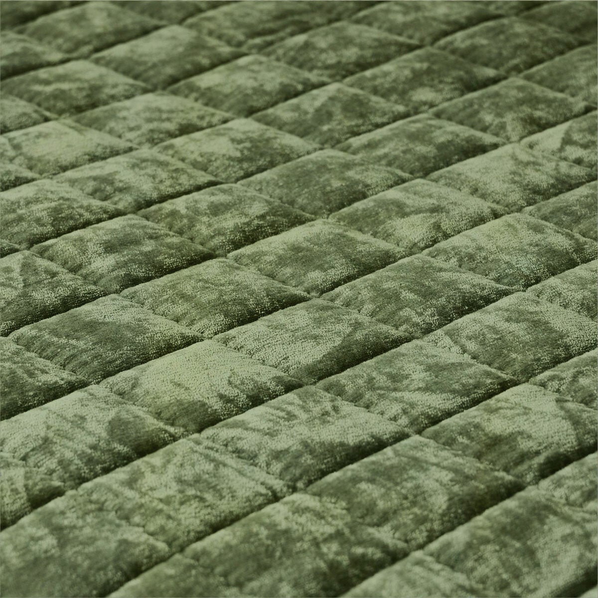 Safdie Crushed Velvet Throw in 4 Colours, 234 x 244 cm Safdie Crushed Velvet Throw in 4 Colours, 234 x 244 cm