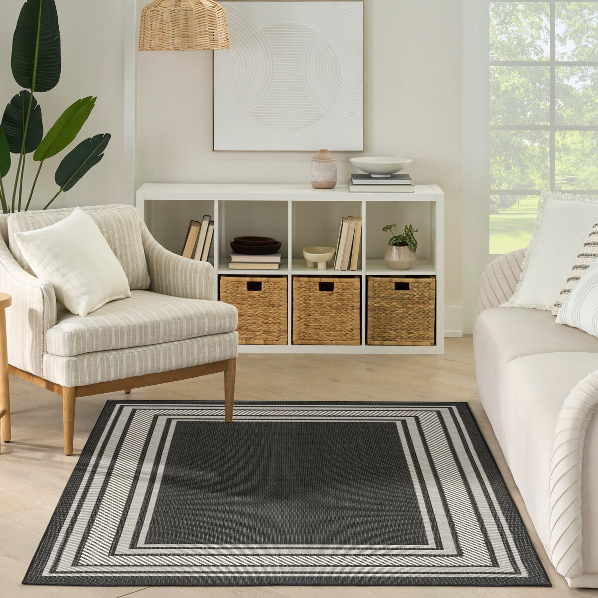 Nourison Horizon Border Indoor / Outdoor Rug in 2 Sizes, Black