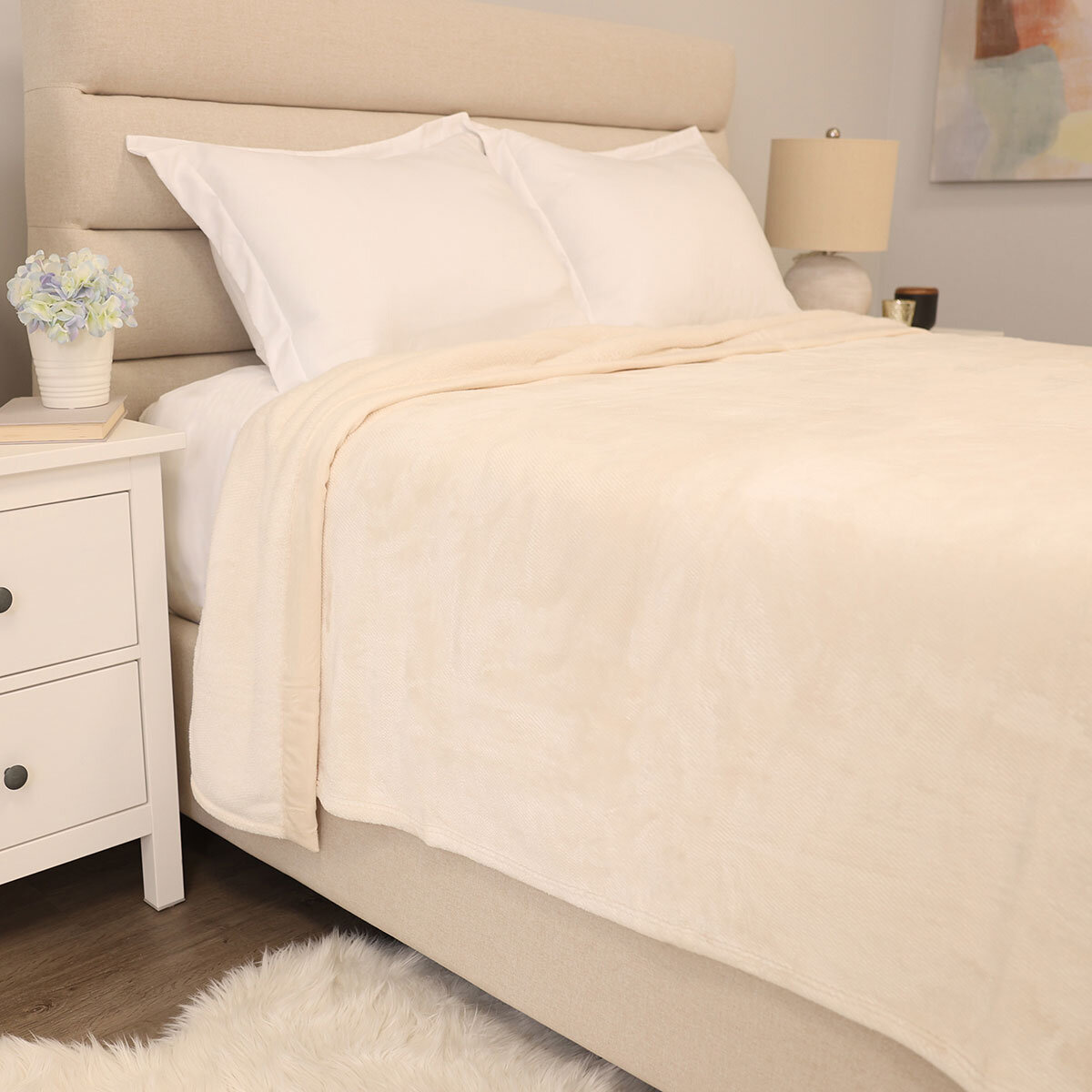 Kirkland Signature Queen Plush Blanket, in Egret Costco UK
