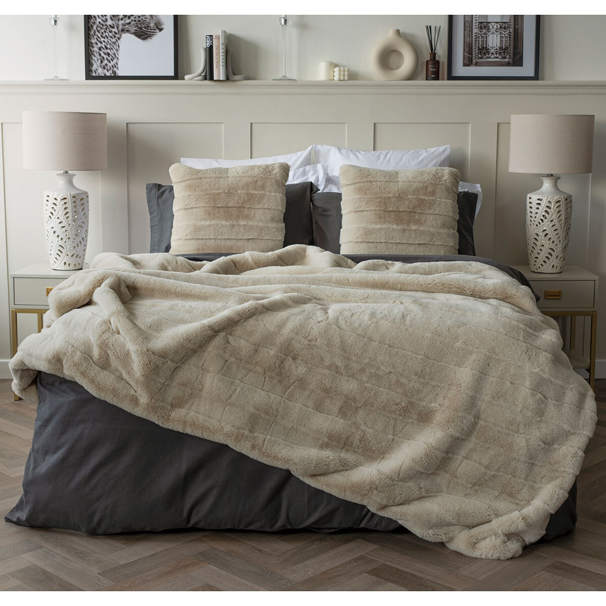 Belledorm Alaska Faux Fur Throw in Taupe, 150 x 200 cm