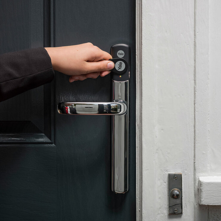 Yale Conexis L2 Smart Lock with 4 Tags available in 2 Colours