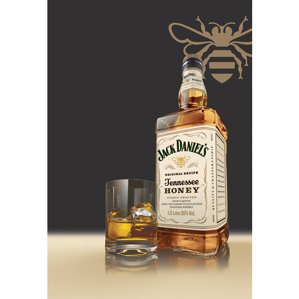 JackDanielsTenneseeHoney,withglass