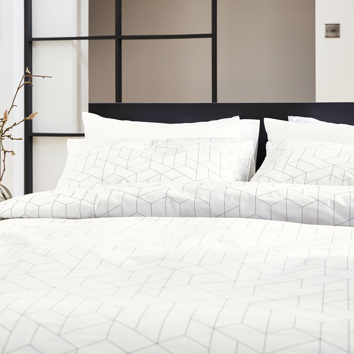 DKNY Paley Park Duvet Cover Set in White, Double