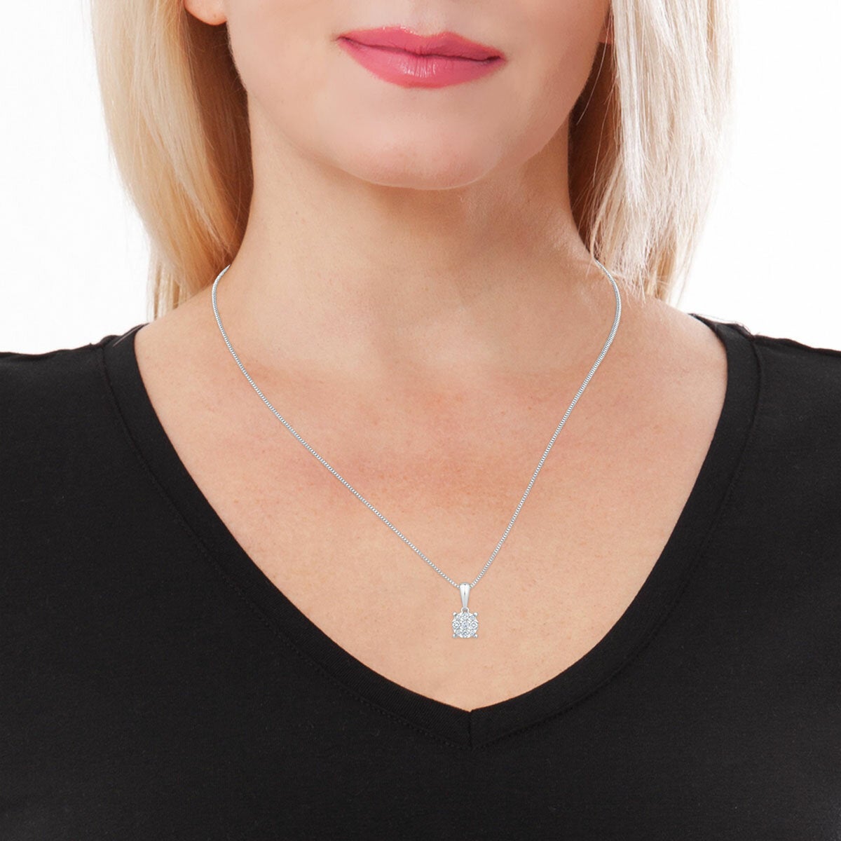0.15ctw Round Brilliant Cut Diamond Cluster Pendant, 14ct White Gold 0.15ctw Round Brilliant Cut Diamond Cluster Pendant, 14ct White Gold
