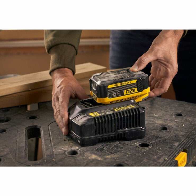 Stanley Fatmax 18V Cordless Reciprocating Saw With 4Ah Battery and Charger Stanley Fatmax 18V Cordless Reciprocating Saw With 4Ah Battery and Charger