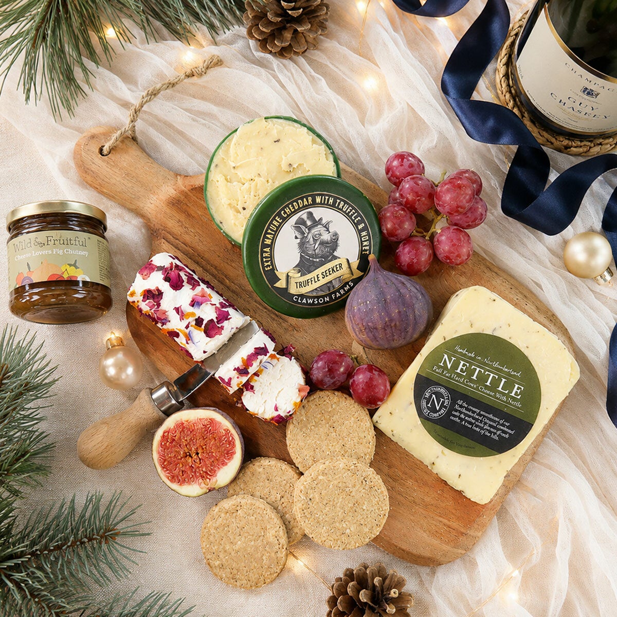 The Noel Champagne & Salmon Hamper The Noel Champagne & Salmon Hamper