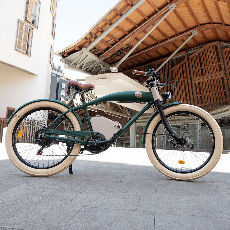 Lifestyle Image for Shadow British Green Rayvolt Clubman E Bike Lifestyle Image for Shadow British Green Rayvolt Clubman E Bike