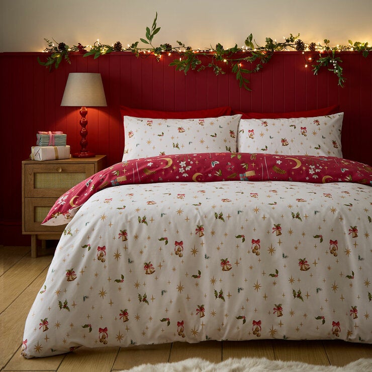 Catherine Lansfield Christmas Enchanted Twilight Reversible Duvet Cover Set In 3 Sizes Catherine Lansfield Christmas Enchanted Twilight Reversible Duvet Cover Set In 3 Sizes