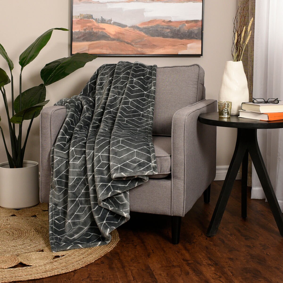 Life Comfort Urban Plush Throw in Dark Grey, 152 x 177 cm