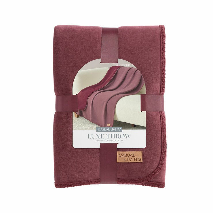 Casual Living Luxe Red Throw, 127 x 178 cm Casual Living Luxe Red Throw, 127 x 178 cm