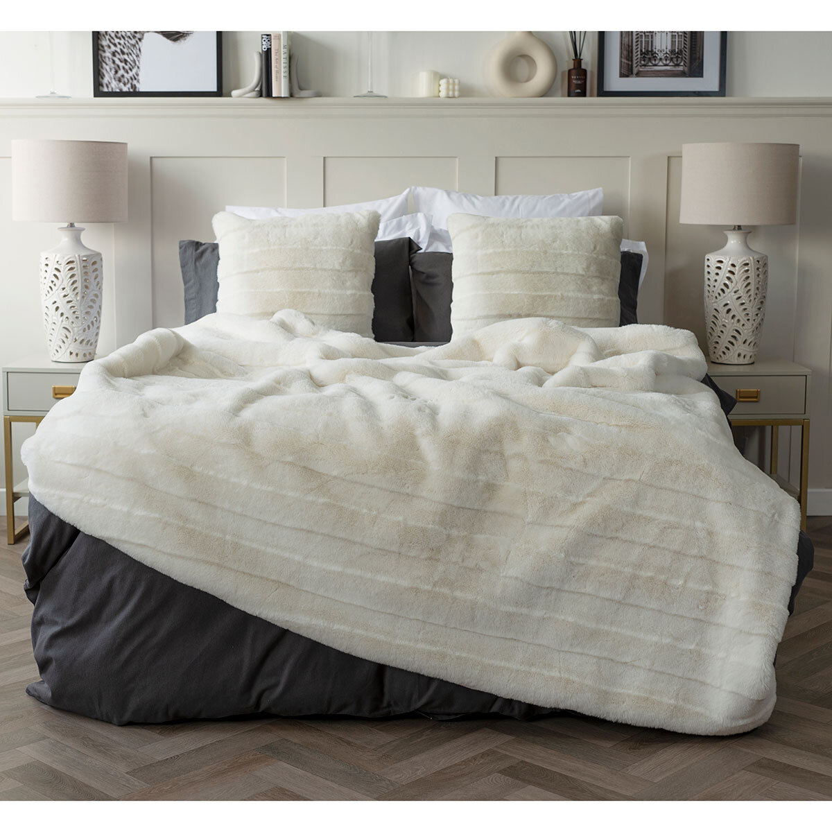 Belledorm Alaska Faux Fur Throw in 2 Colours, 150 x 200 cm
