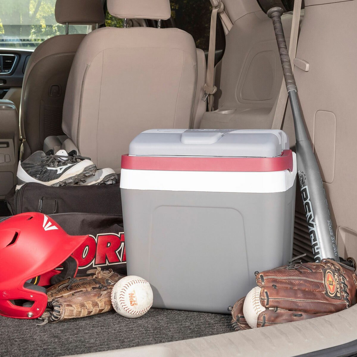 Koolatron 12V Electric Cool Box/Warm Box 24L, Self-Locking Handle Koolatron 12V Electric Cool Box/Warm Box 24L, Self-Locking Handle