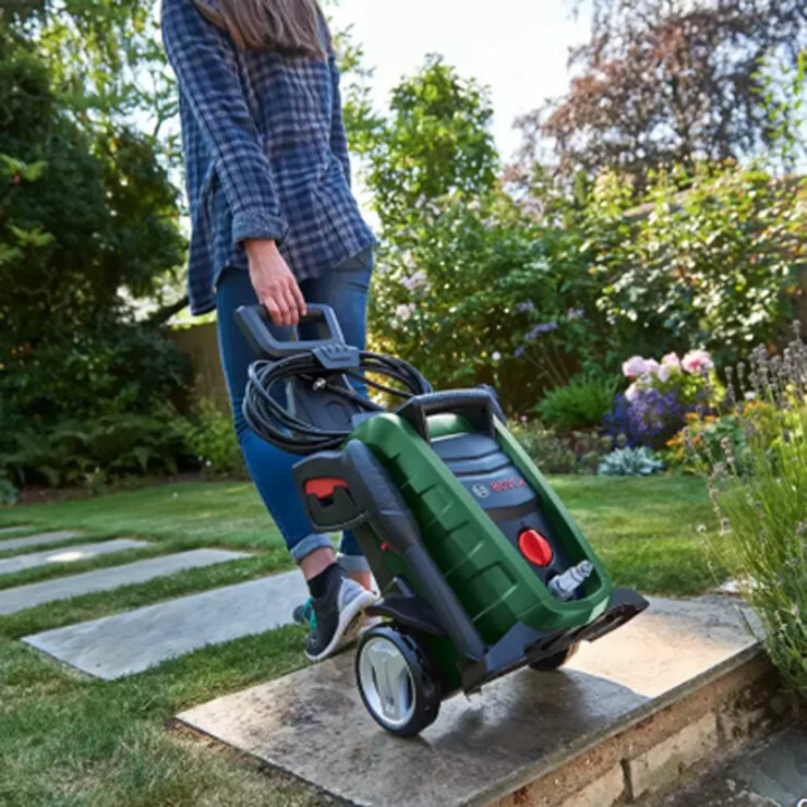Bosch Universal Aquatak 1,900W / 135 Bar Pressure Washer