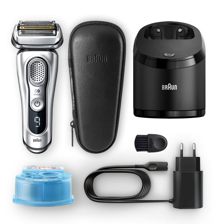 Image of Braun 9390CC Shaver with all accesories
