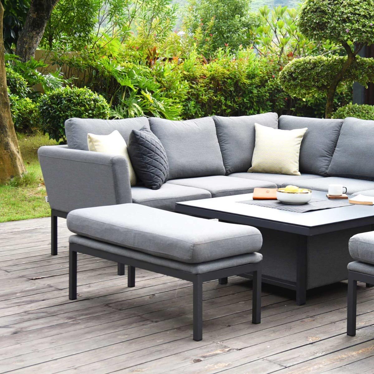 Corner dining seats
