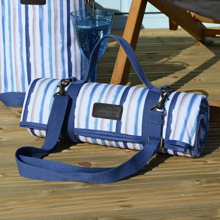Navigate St Ives Family Cool Bag, 2 Bottle Bag & Picnic Blanket Bundle Navigate St Ives Family Cool Bag, 2 Bottle Bag & Picnic Blanket Bundle
