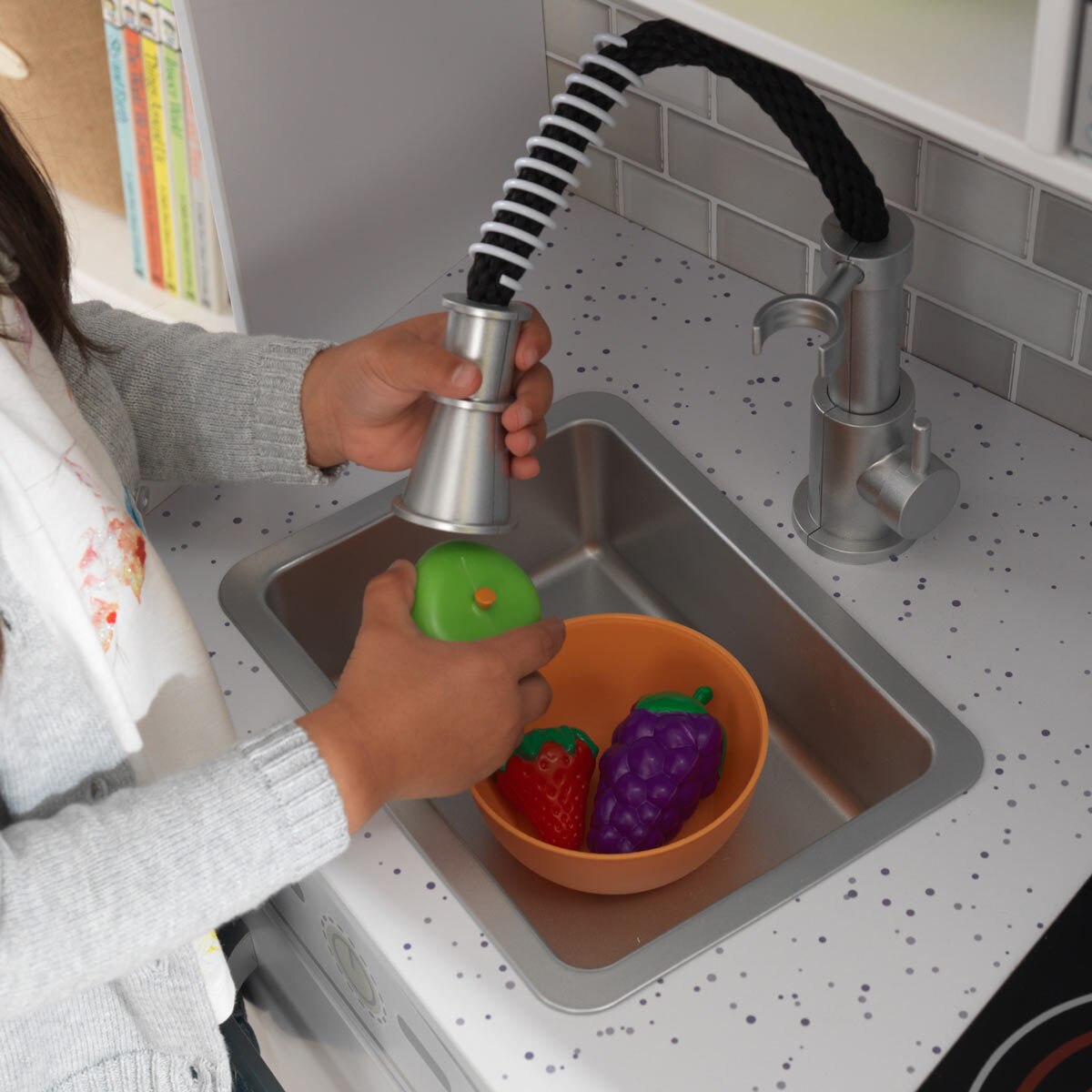 Kidkraft close up kitchen sink