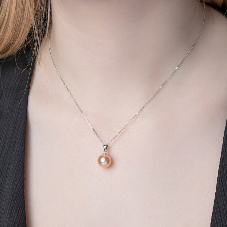 Freshwater Peach Pendant, 18ct White Gold Freshwater Peach Pendant, 18ct White Gold