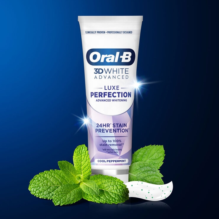 Oral B 3D Luxe Perfection with background