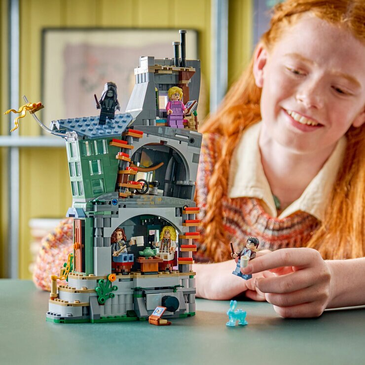 LEGO Harry Potter Luna Lovegood's House - Model 76467 (10+ Years)