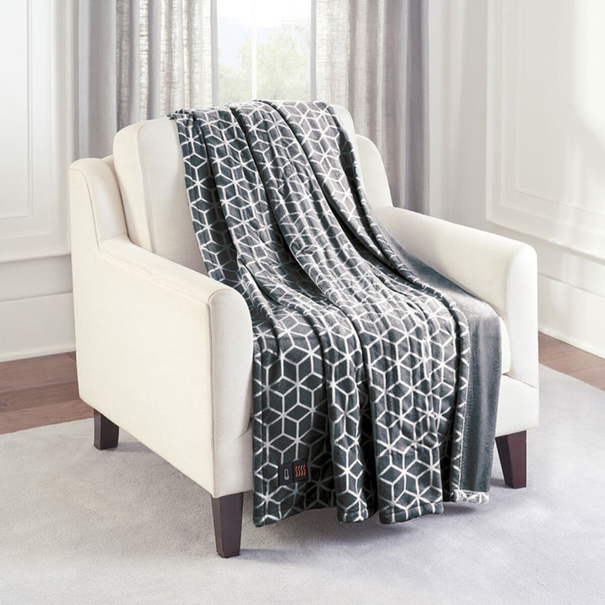 Brookstone Heated Throw in 3 Colours, 127 x 152 cm | Cost...
