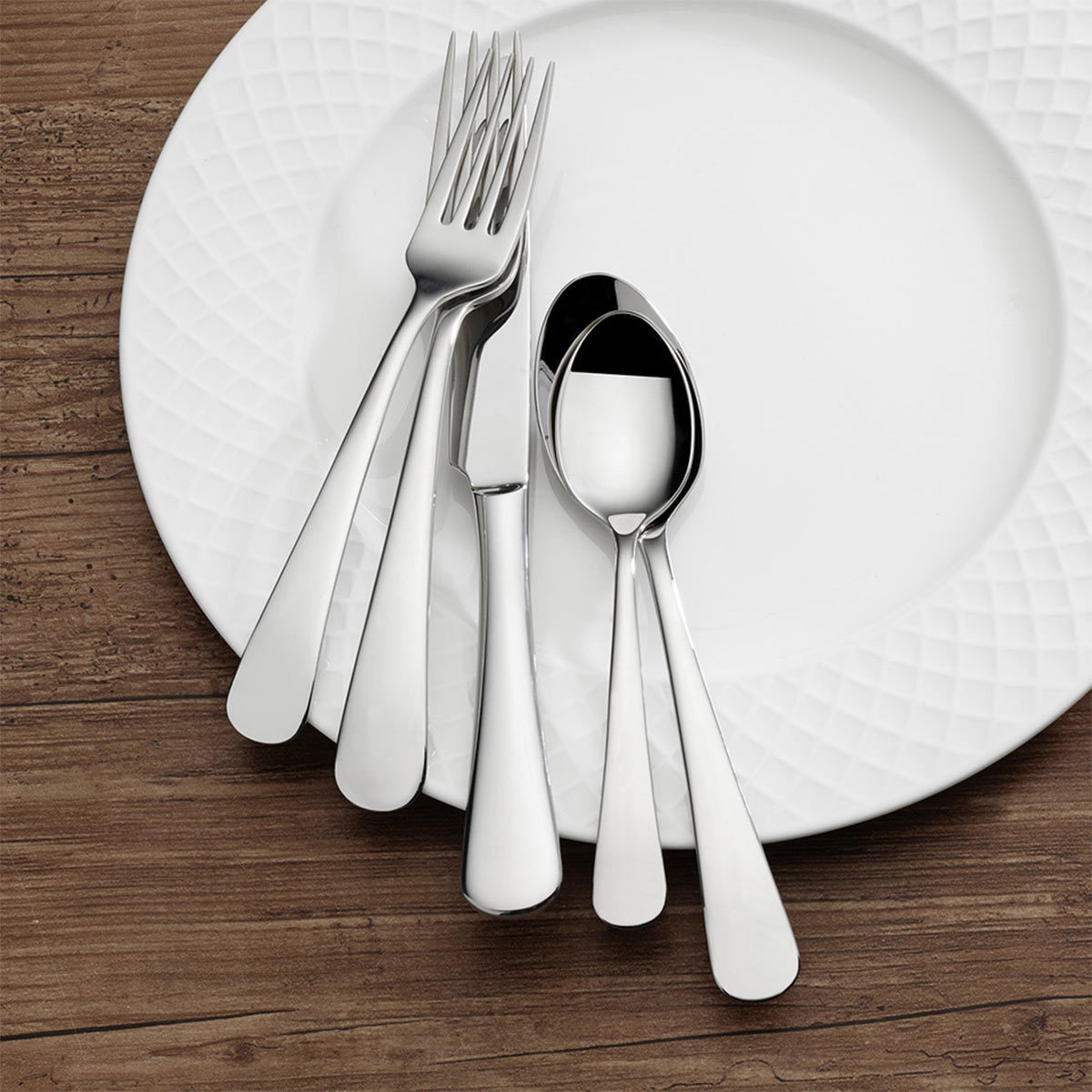 Mikasa Kinsley Stainless Steel Cutlery Set, 45 Pieces Costco UK