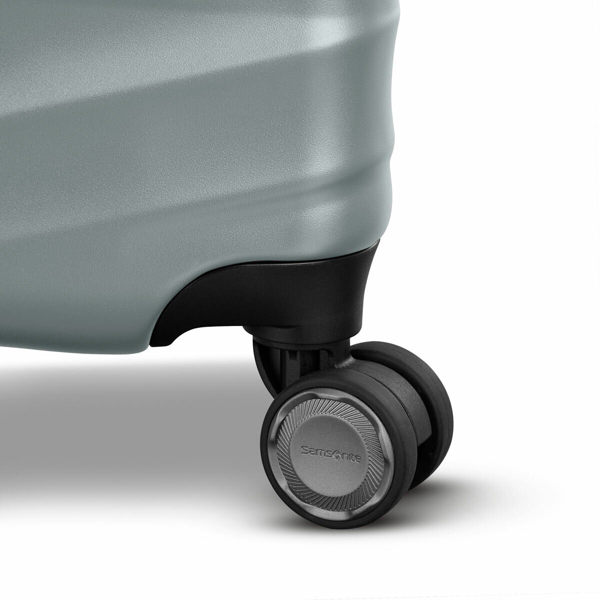 Smsonite Precision DLX 2-piece Hardside Expandable Spinner Luggage Set in Silver Smsonite Precision DLX 2-piece Hardside Expandable Spinner Luggage Set in Silver