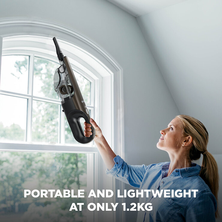 Lifestyle image showing portable and lightweight Lifestyle image showing portable and lightweight