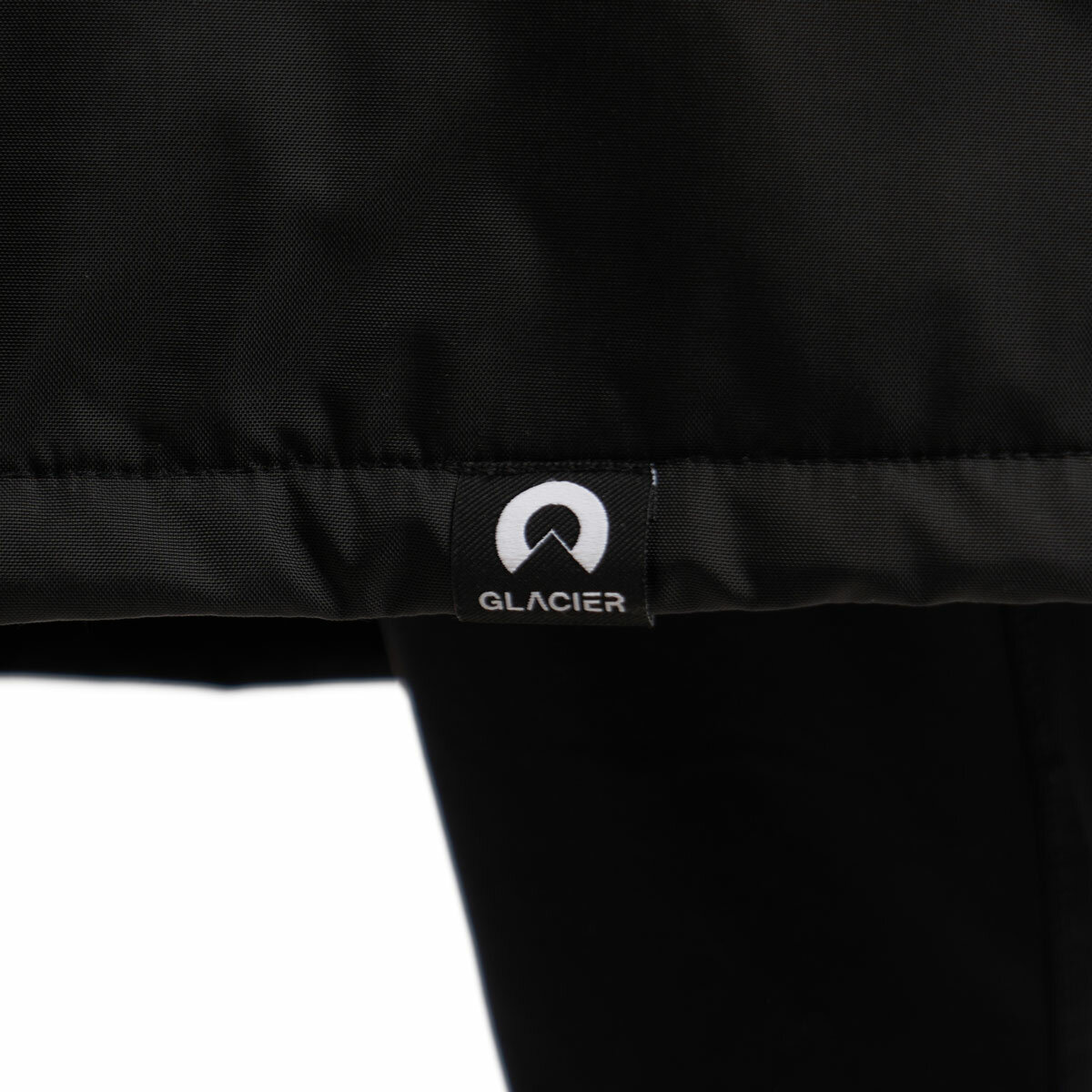 Glacier Unisex Outdoor Robe in Black