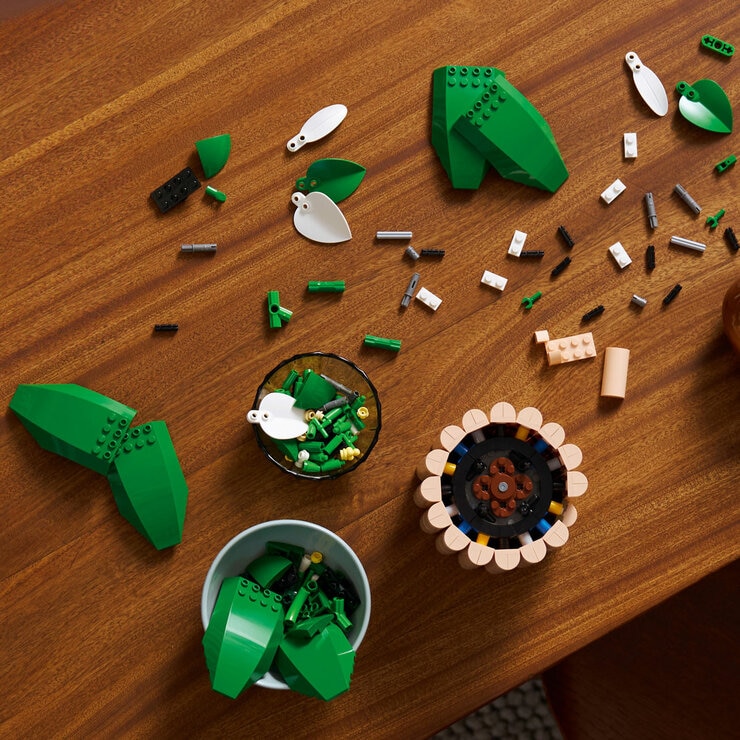 LEGO Botanicals Peace Lily - Model 11504 (18+ Years) LEGO Botanicals Peace Lily - Model 11504 (18+ Years)