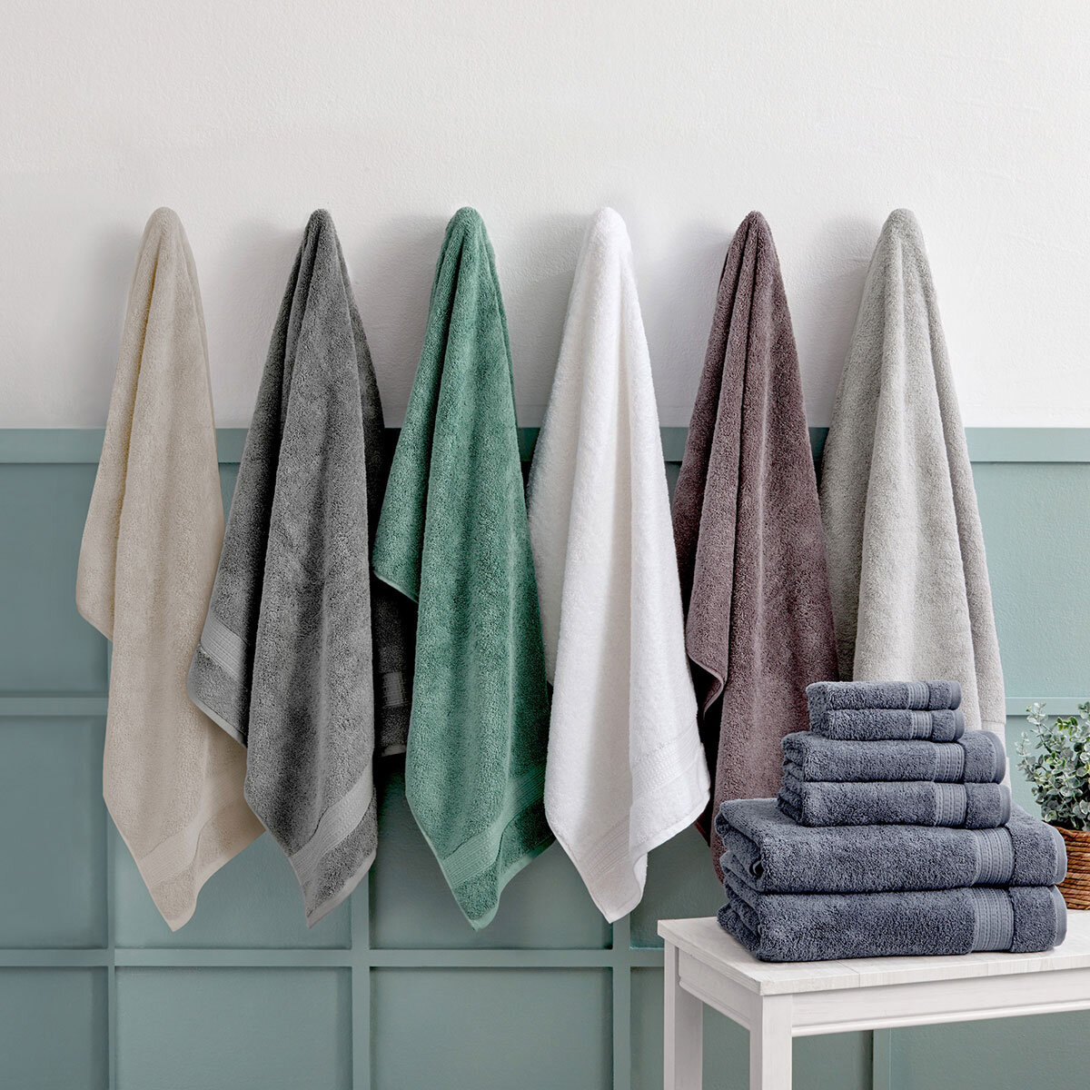 Grandeur 100% hygro cotton towel in oil blue, green