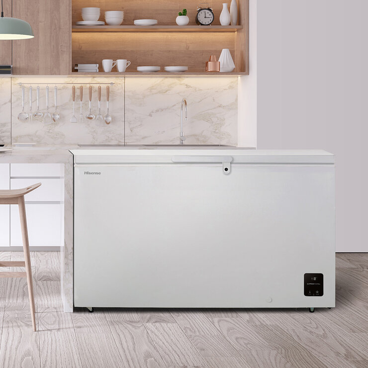Hisense FC571D4AWLYE, 440L High Capacity Chest Freezer, E Rated in White