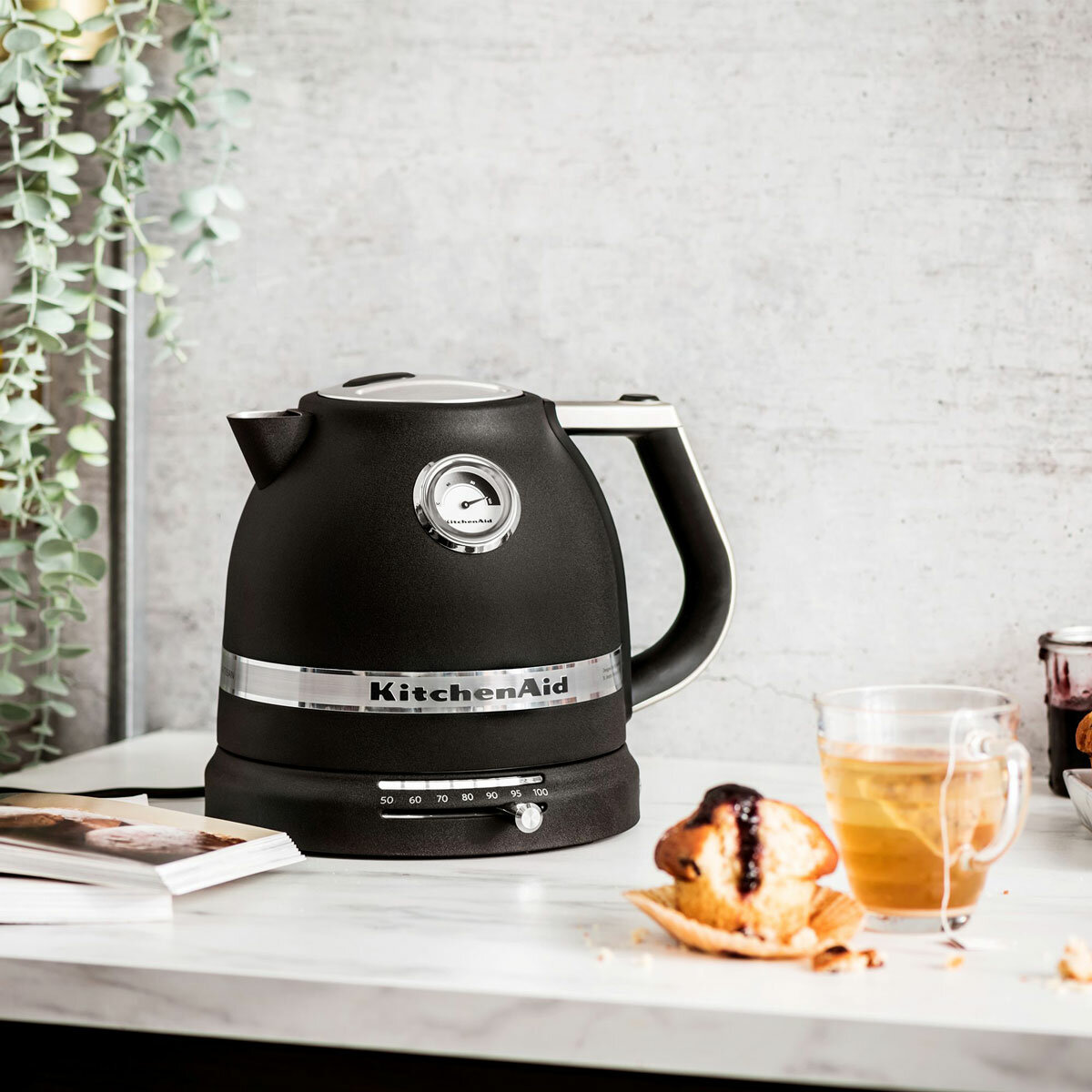 KitchAid 5KEK1522BBK Artisan 1.5L Kettle in Cast Iron Black