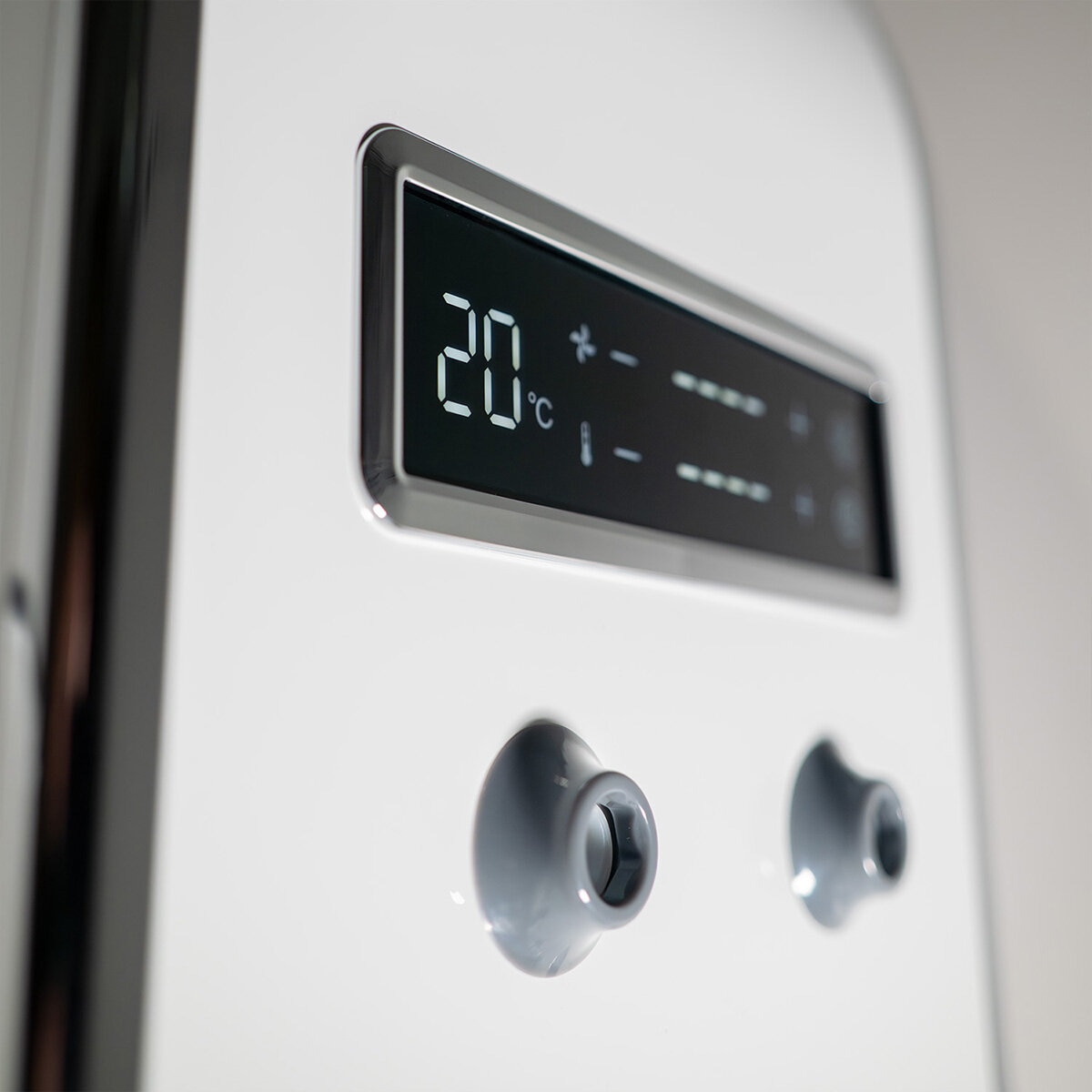 Insignia Body Dryer – White Insignia Body Dryer – White
