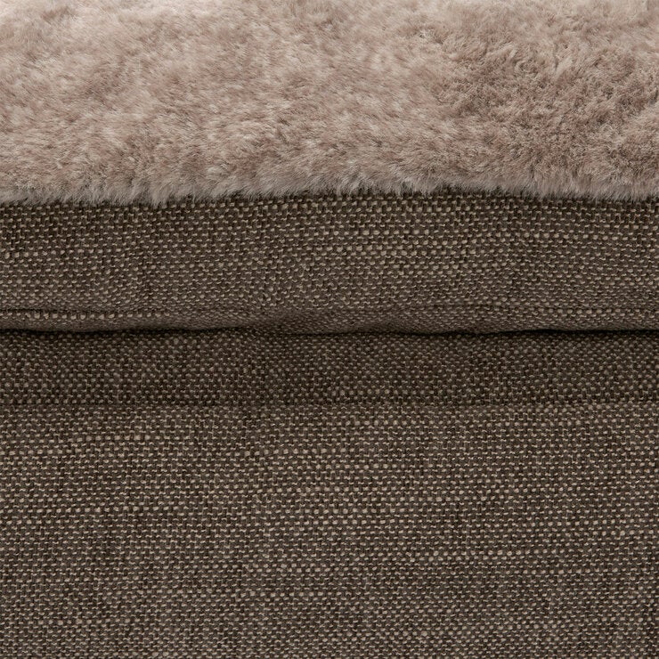 Kirkland Signature Pillow Top Gusseted Pet Bed, 32" x 42" (81.3 x 106.7cm) in 2 Options Kirkland Signature Pillow Top Gusseted Pet Bed, 32" x 42" (81.3 x 106.7cm) in 2 Options